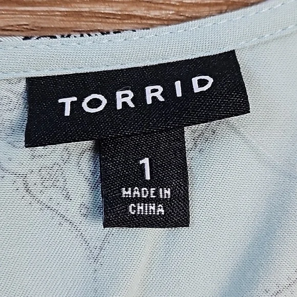 NWT Torrid Stretch Rayon Mint Green & Black Medallion Print Flutter Slee… - Picture 11 of 16